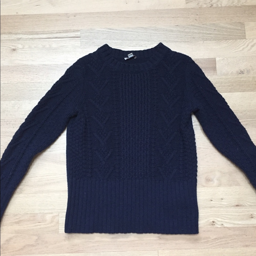 🚫 SOLD Gap chunky cable knit sweater XS Navy
